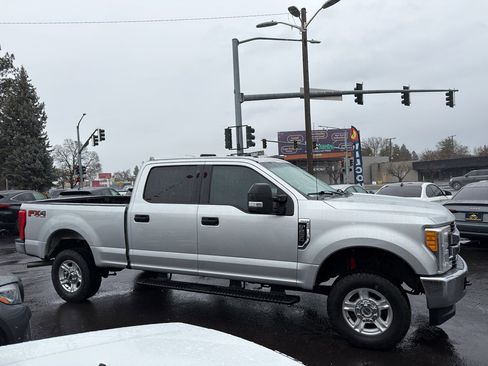 Used 2017 Ford F250 XLT w/ FX4 Off-Road Package image 7