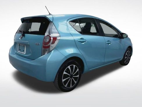 Used 2013 Toyota Prius C One image 9