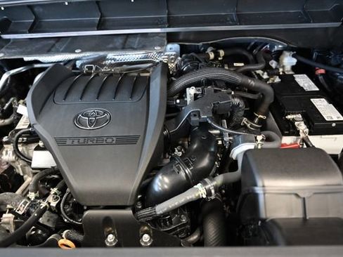 Used 2025 Toyota Highlander Platinum image 36