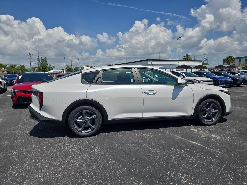 New 2026 Kia K4 FWD image 9