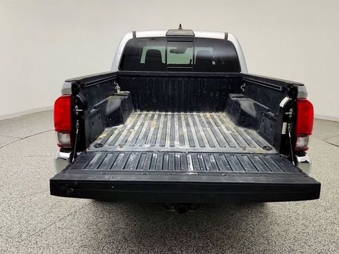 Used 2018 Toyota Tacoma SR5 RWD image 20