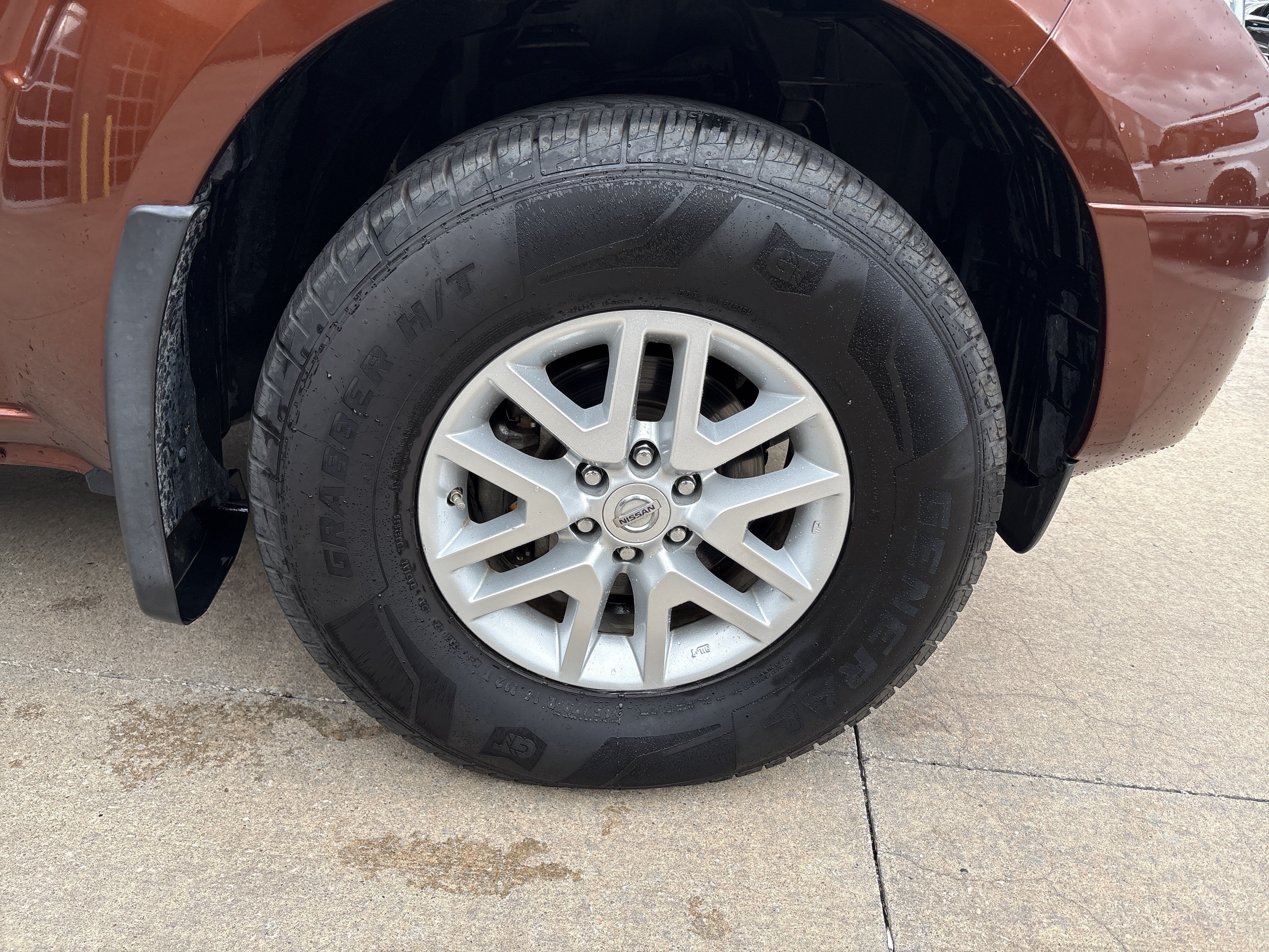 Used 2018 Nissan Frontier SV AWD/4WD image 13