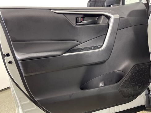 Certified 2022 Toyota RAV4 LE FWD image 17