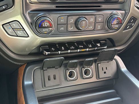 Used 2019 Chevrolet Silverado 2500 High Country w/ Duramax Plus Package AWD/4WD image 17