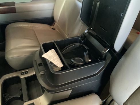 Used 2013 Toyota Sequoia Platinum AWD/4WD image 30