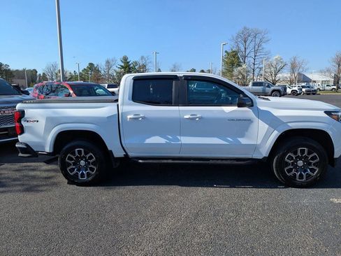 Used 2024 Chevrolet Colorado LT w/ LT Convenience Package III image 9