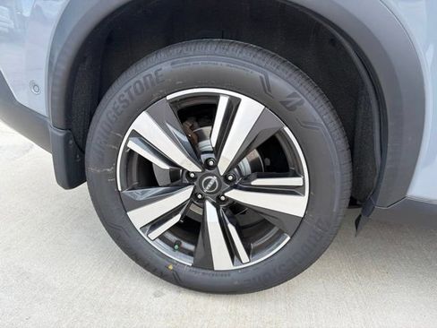 Used 2022 Nissan Rogue Platinum w/ Head-Up Display Package FWD image 3