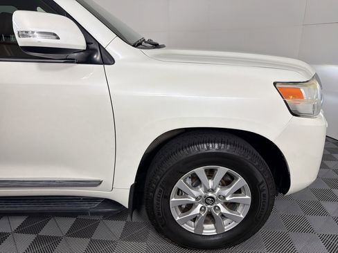 Used 2016 Toyota Land Cruiser AWD/4WD image 12