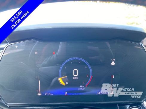 Certified 2025 Chevrolet Trax RS FWD image 23
