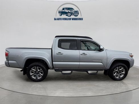 Used 2017 Toyota Tacoma Limited w/ Tow Package image 9