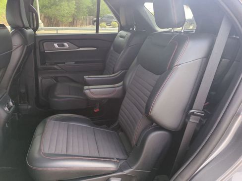 Used 2025 Ford Explorer ST-Line AWD/4WD image 24