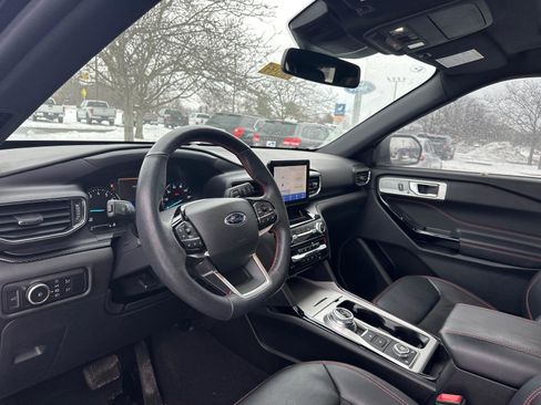 Used 2023 Ford Explorer ST-Line image 6