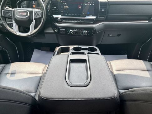 Used 2025 GMC Sierra 1500 SLT AWD/4WD image 32