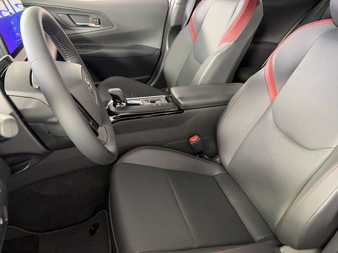 New 2026 Toyota Prius Plug-In Hybrid FWD image 18