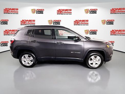 Used 2022 Jeep Compass Latitude w/ Sun and Sound Group AWD/4WD image 19