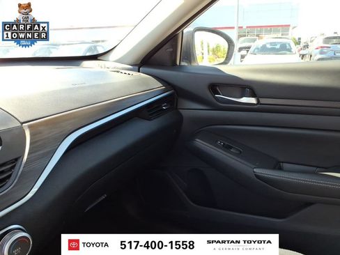 Used 2024 Nissan Altima 2.5 SV AWD/4WD image 24