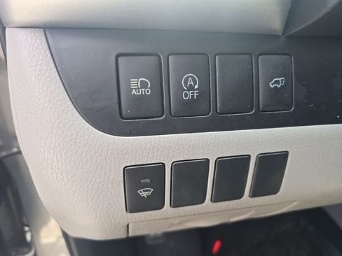 Used 2018 Toyota Highlander XLE AWD/4WD image 12