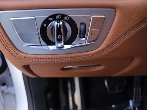 Used 2020 BMW 750i xDrive image 25