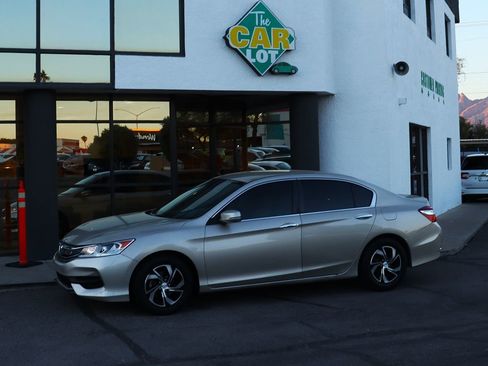 Used 2016 Honda Accord LX image 7