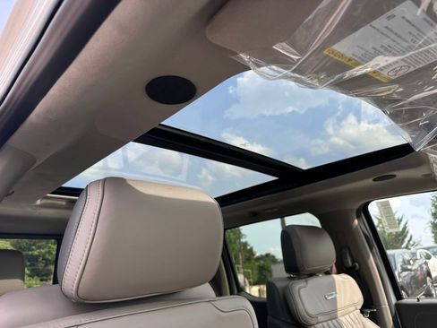 New 2025 Ford F350 Platinum w/ Platinum Plus Package image 15