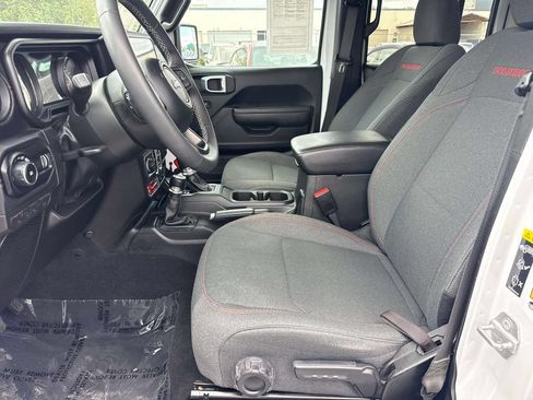 Used 2025 Jeep Wrangler Unlimited Rubicon AWD/4WD image 22
