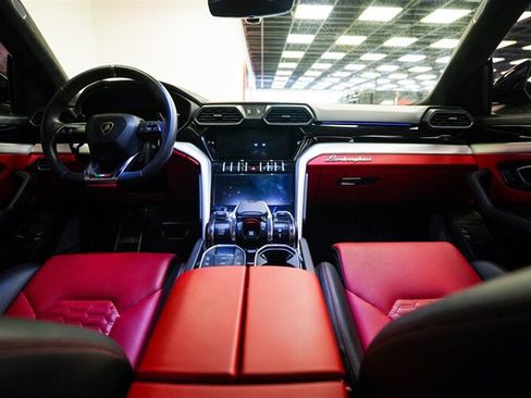Used 2021 Lamborghini Urus AWD/4WD image 21