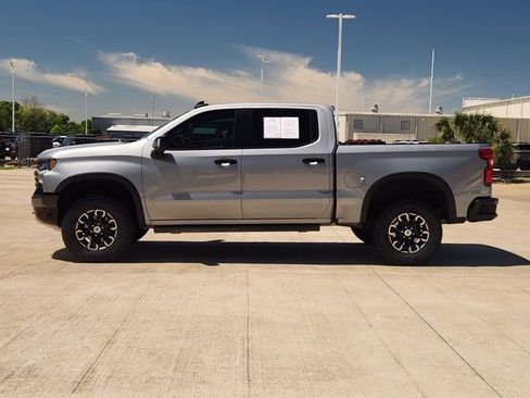 Used 2024 Chevrolet Silverado 1500 ZR2 w/ Technology Package image 4