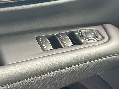 New 2025 Chevrolet Suburban High Country image 12