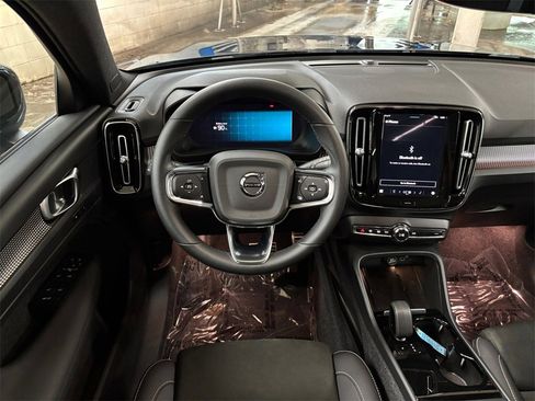 Certified 2022 Volvo XC40 P8 Recharge Plus image 21