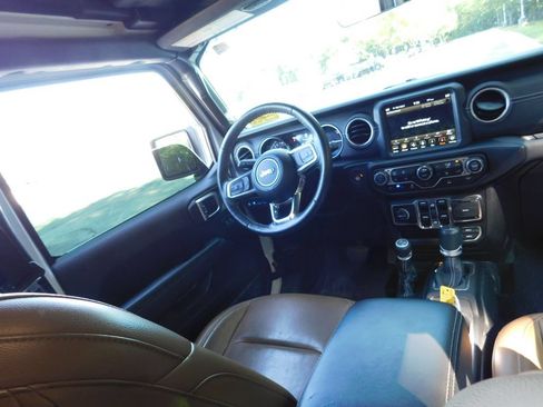Used 2023 Jeep Wrangler Unlimited Sahara w/ Cold Weather Group AWD/4WD image 6