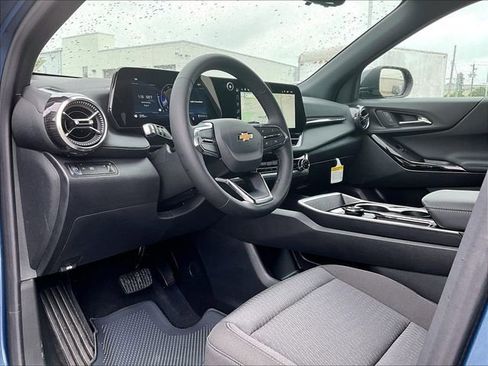 New 2026 Chevrolet Equinox LT w/ Safety and Technology Package FWD image 8