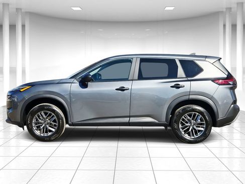 Used 2023 Nissan Rogue S image 6