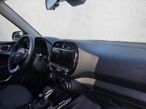 Used 2024 Kia Soul EX image 22