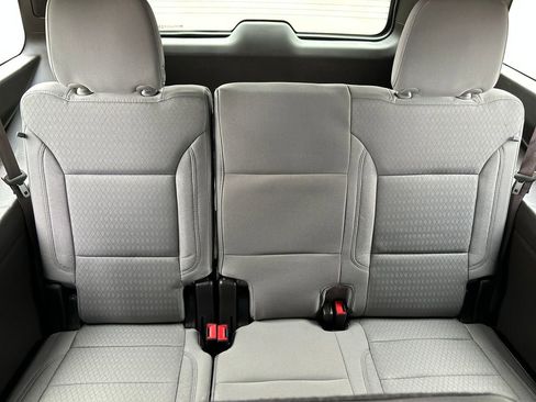 Used 2024 Chevrolet Suburban LS image 24