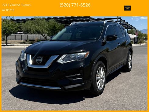 Used 2019 Nissan Rogue SV image 1