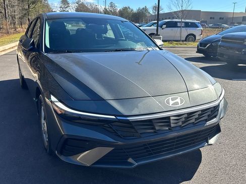 New 2026 Hyundai Elantra SE image 6