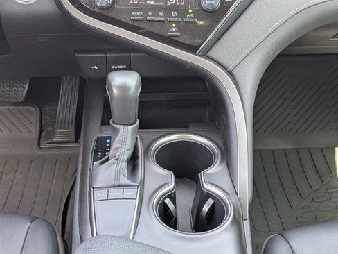 Used 2023 Toyota Camry SE w/ Convenience Package FWD image 18