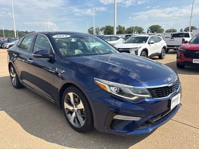 Used 2019 Kia Optima S w/ S Panoramic Sunroof Package