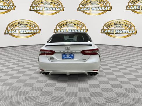 Used 2018 Toyota Camry XSE image 1