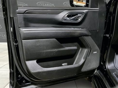 Used 2023 GMC Yukon XL AT4 image 11