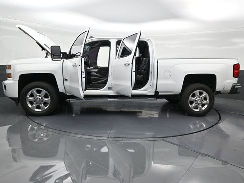 Used 2018 Chevrolet Silverado 2500 LTZ w/ Duramax Plus Package image 33