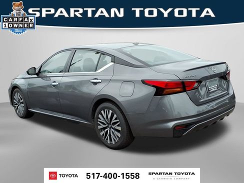 Used 2024 Nissan Altima 2.5 SV FWD image 10