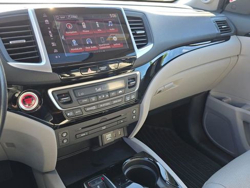 Used 2017 Honda Pilot Elite image 36