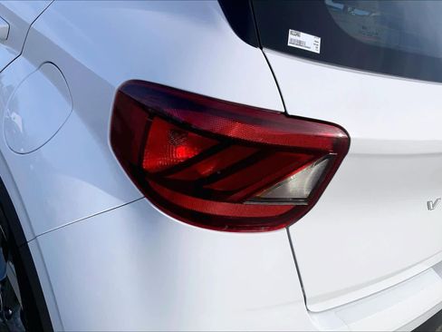 Used 2022 Hyundai Venue SEL image 27