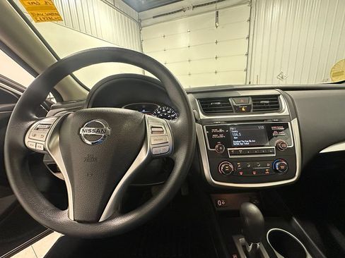 Used 2018 Nissan Altima 2.5 S w/ S Convenience Package FWD image 36