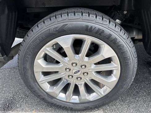 Used 2022 Ford F150 Limited AWD/4WD image 17