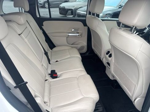 Used 2022 Mercedes-Benz GLB 250 4MATIC image 7