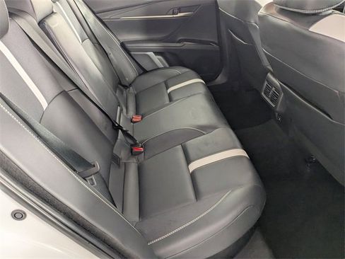 Used 2025 Toyota Camry SE image 27