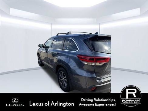Used 2019 Toyota Highlander XLE AWD/4WD image 7