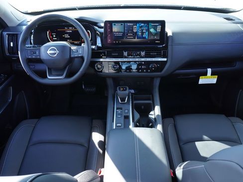 New 2026 Nissan Pathfinder SL image 12